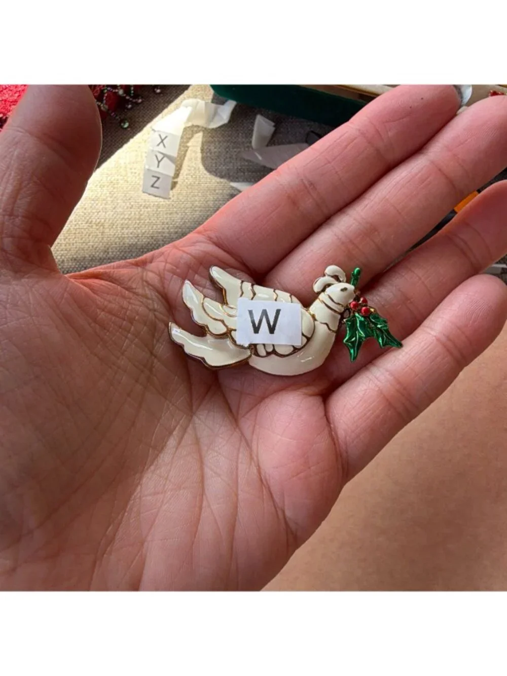 Vintage White Enamel Dove Peace Bird Christmas Holly Berry 2